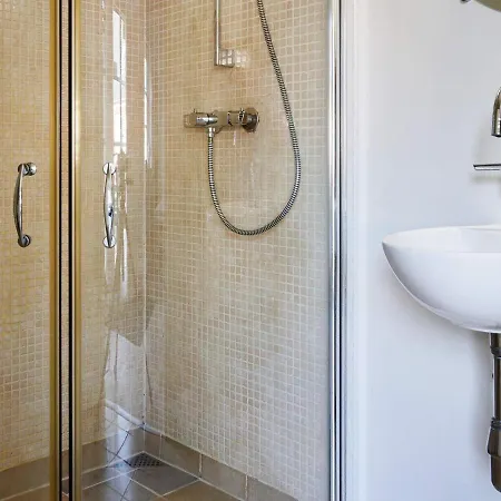 Apartment 5 Person In Aakirkeby *