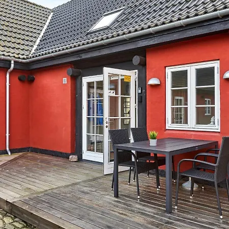 5 Person In Aakirkeby * Akirkeby