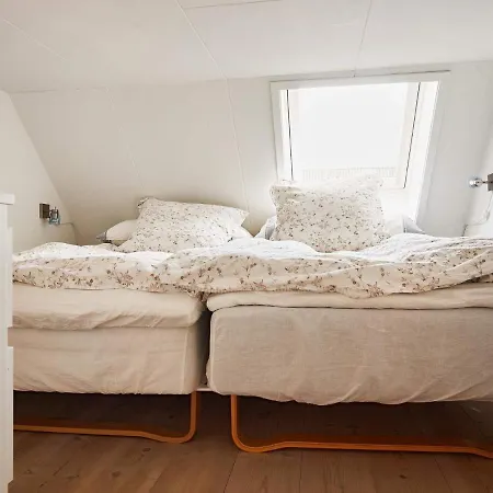Apartment 5 Person In Aakirkeby