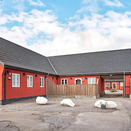 5 Person In Aakirkeby Akirkeby