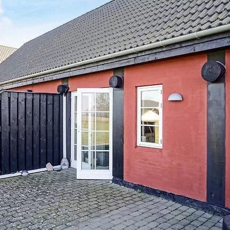 5 Person In Aakirkeby Akirkeby