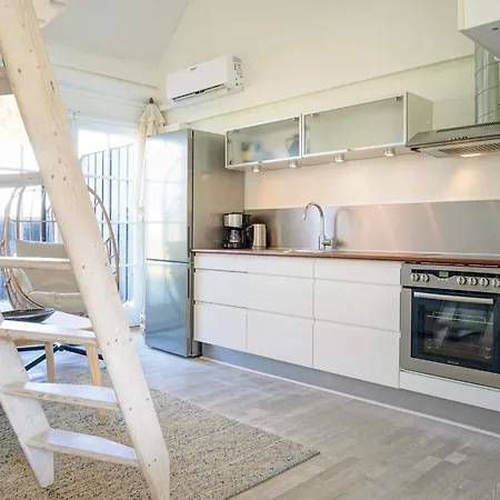 5 Person In Aakirkeby Apartment Akirkeby
