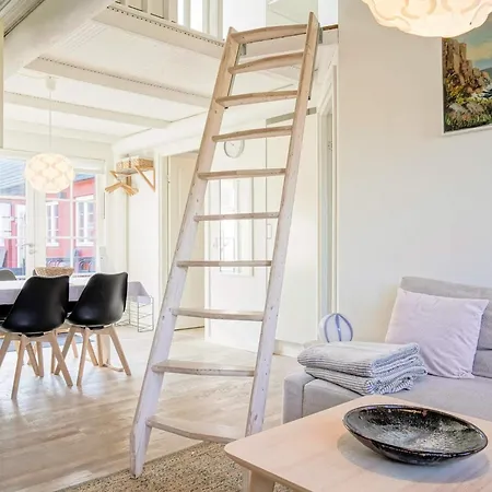 5 Person In Aakirkeby Åkirkeby