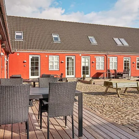 5 Person In Aakirkeby