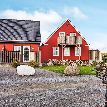 Apartment 5 Person In Aakirkeby *