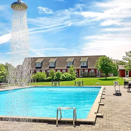 5 Person In Aakirkeby * Åkirkeby